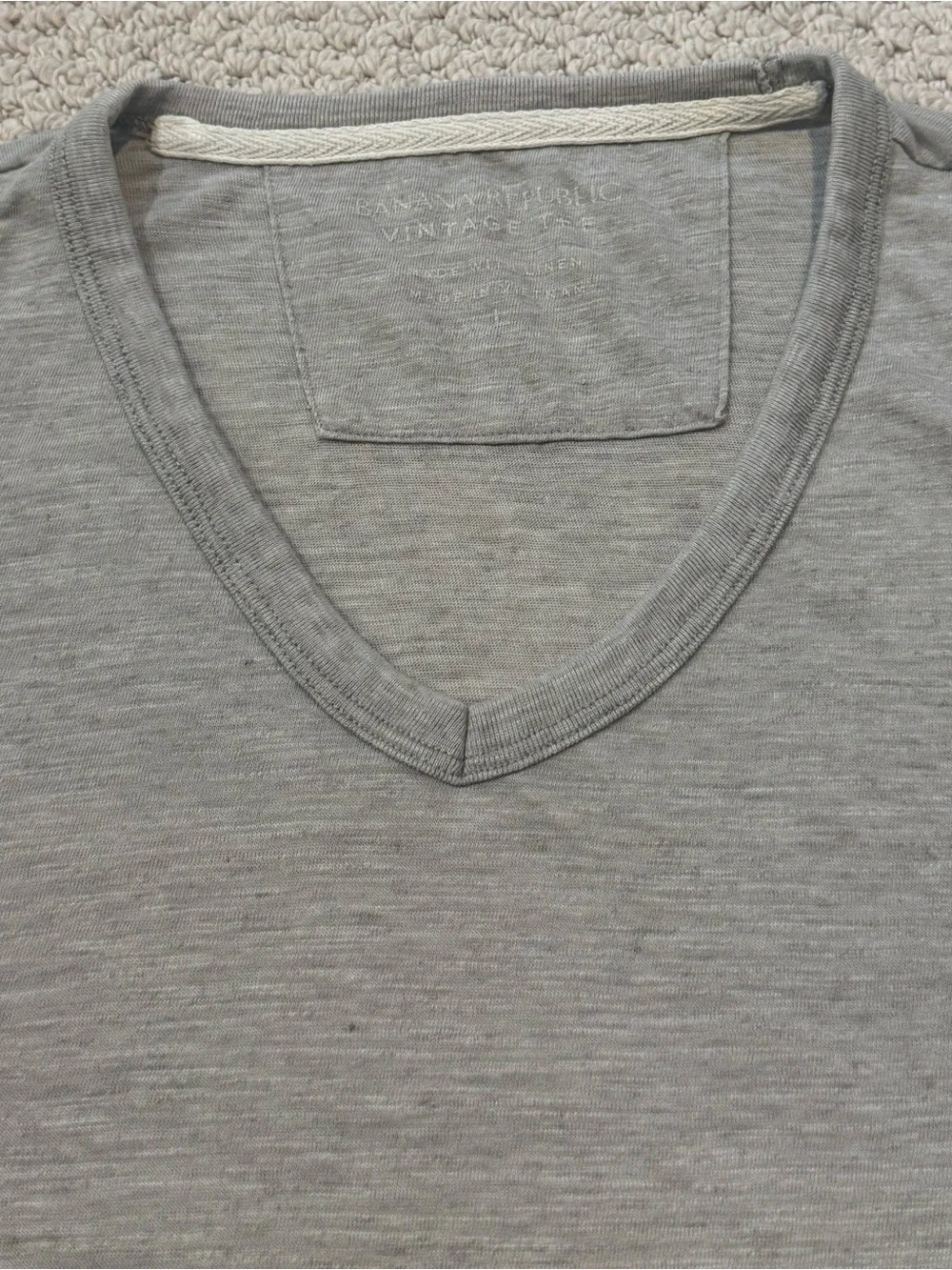 Lot of 6 Men's banana republic Henley & V-Neck Tees - Grey, Charcoal, Rust linen